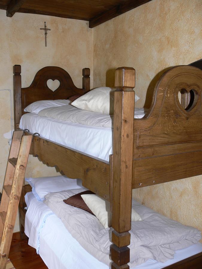 Bed and Breakfast Il Cappellaio Matto Montalto Ligure Exterior foto